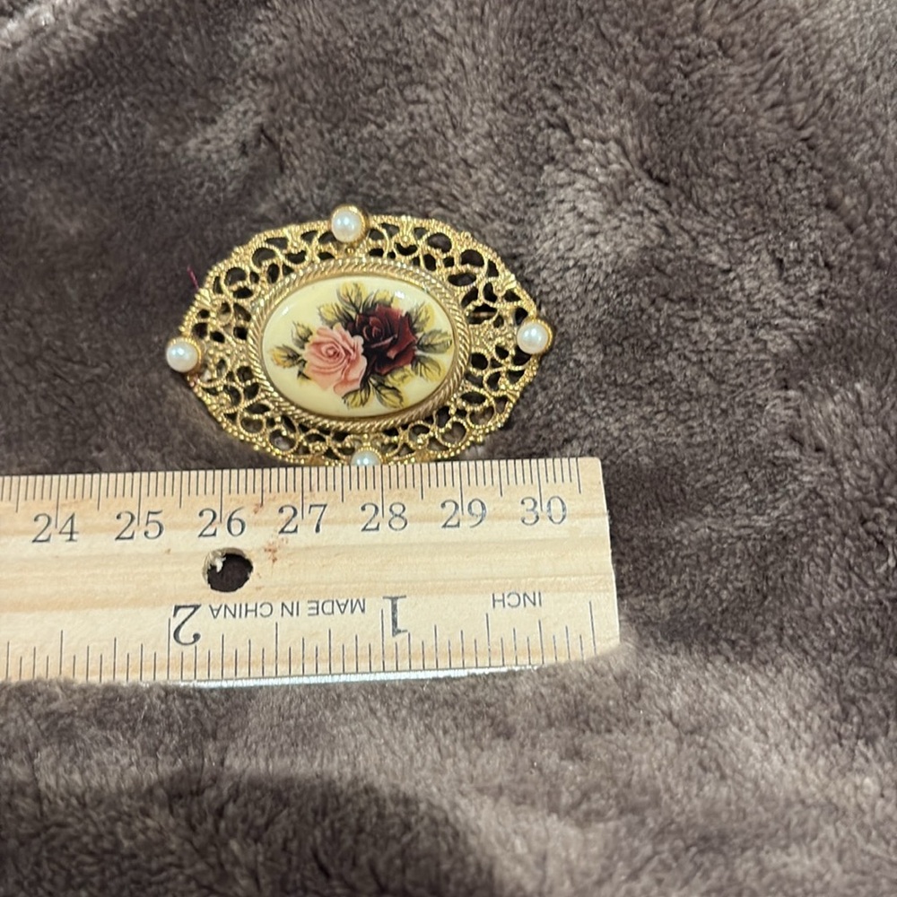 Vintage New Gold Laced Brooch w purple & pink floral and accent pearls